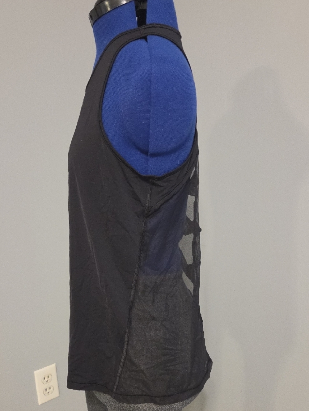 Victoria's Secret Black Sleeveless Crew Tank Top - Picture 3 of 6